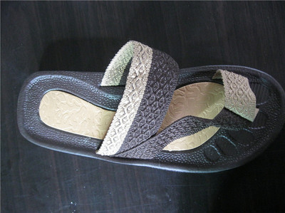 厂家拖鞋1.5元批发，福州二手服饰鞋帽箱包市场新机遇